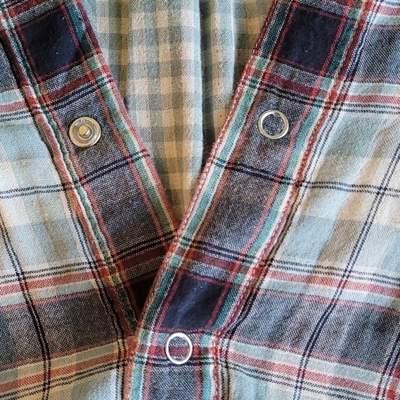 Toes on the Nose Dream Fit Men's Short Sleeve Button Down Plaid Shirt Sm… - Picture 5 of 5